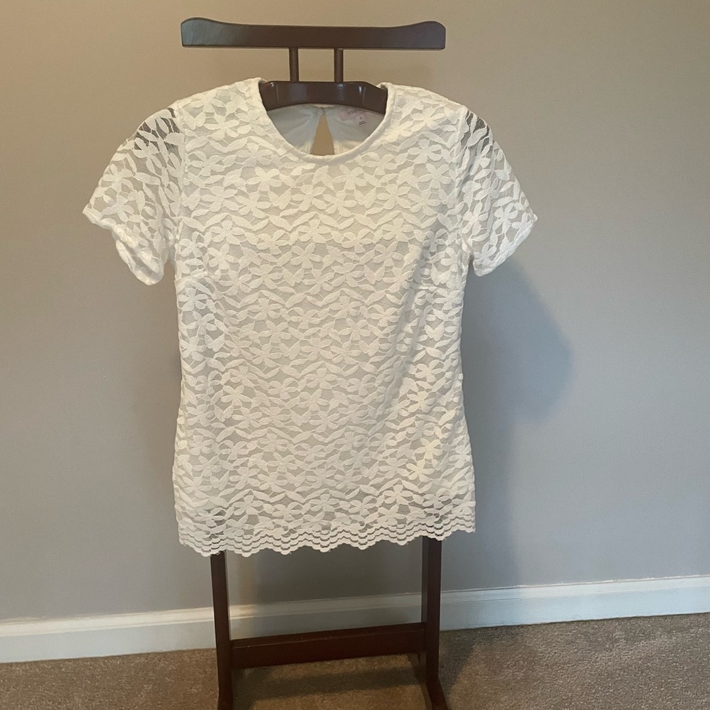 Elegant White Lace Short Sleeve Top